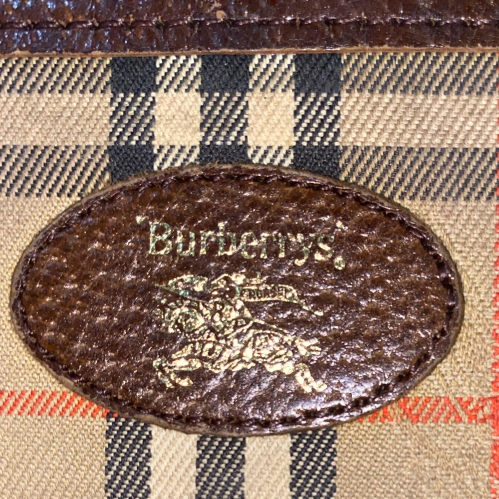 Authentic Vintage Burberry - Picture 6 of 7